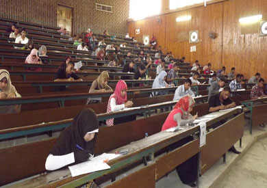 امتحانات الفصل الدراسي الأول بجامعة بني سويف